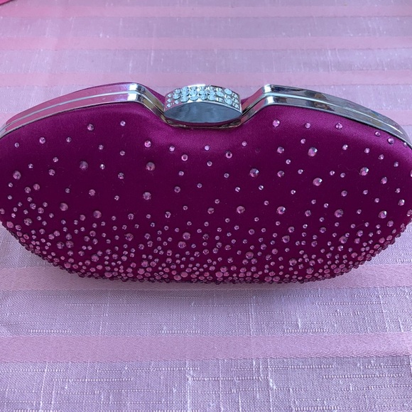 JESSICA Pink Clutch (few crystals missing) - Picture 1 of 3